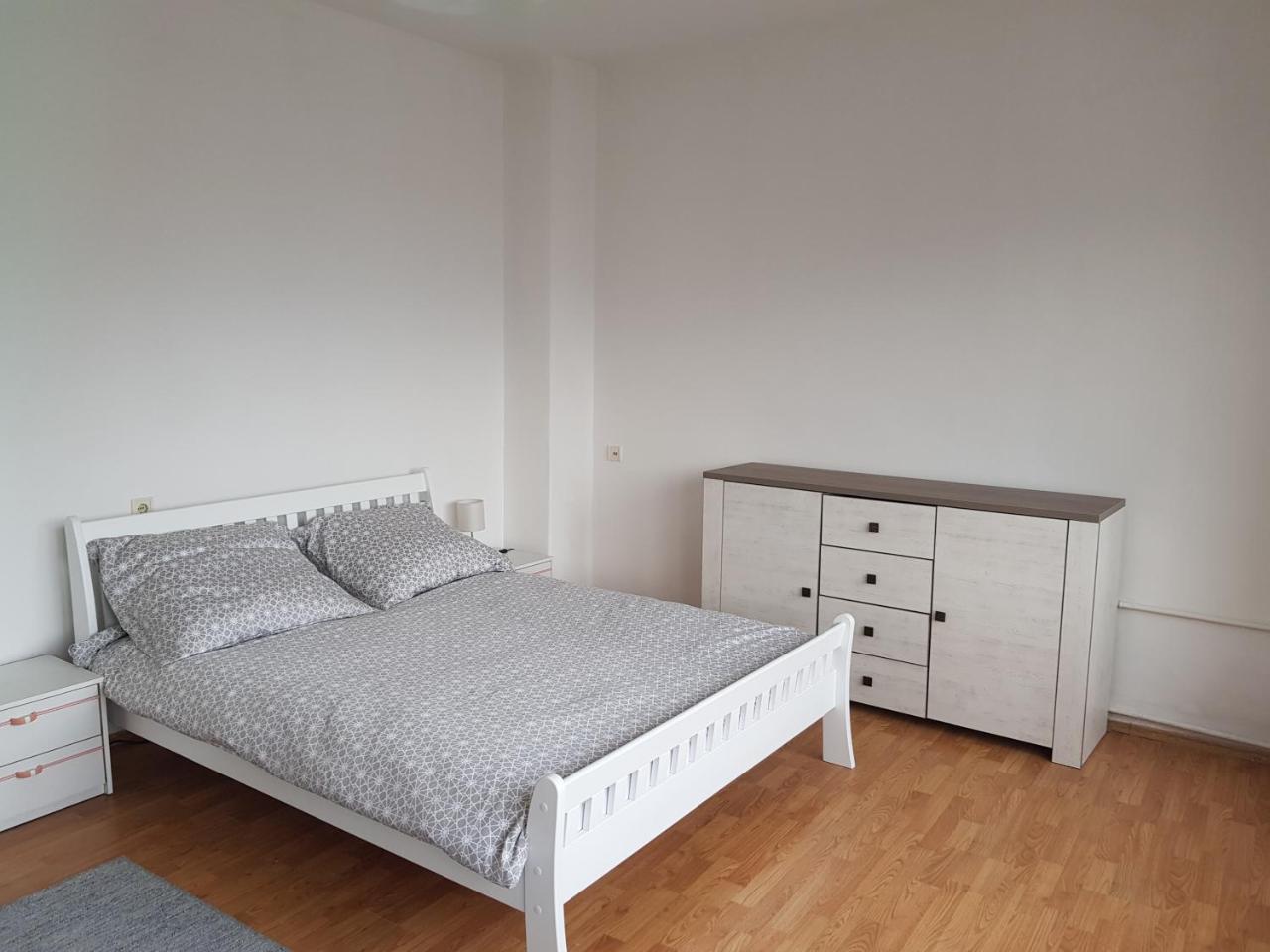 Sara Apartmán